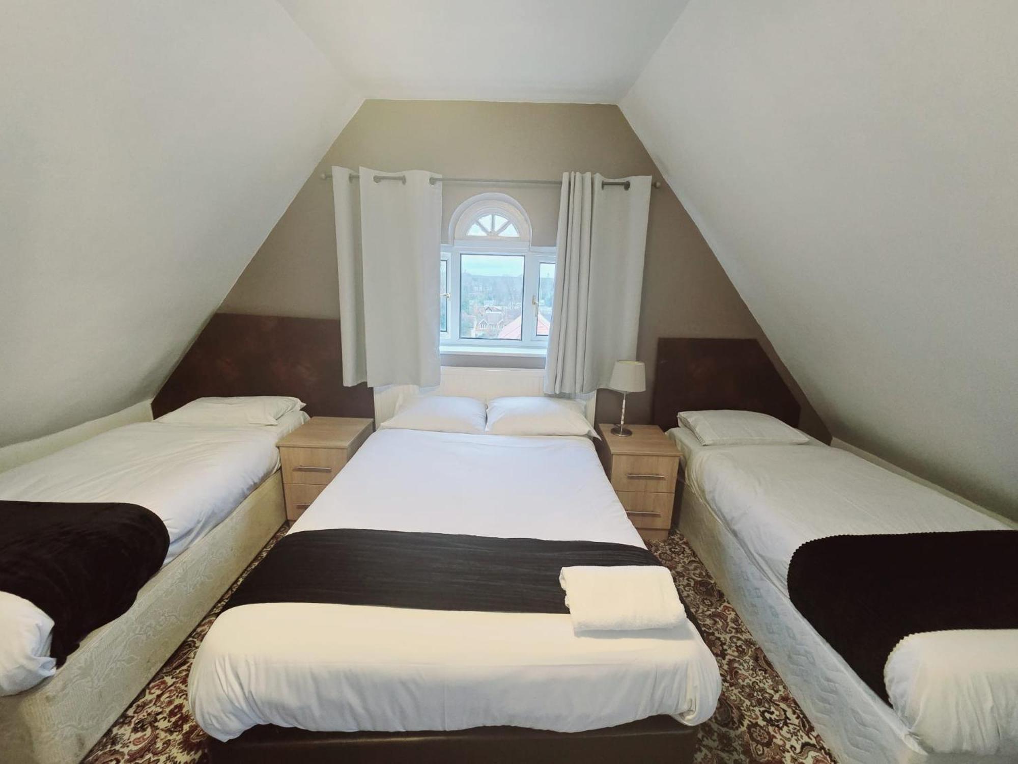 Kingswood Hotel Мейдънхед Екстериор снимка