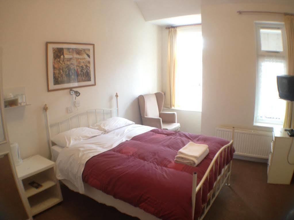 Kingswood Hotel Мейдънхед Екстериор снимка